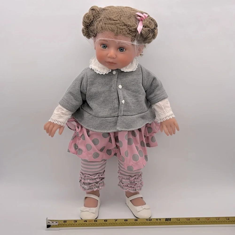 Hold That Pose-Picture Perfect Avery Doll By Ashton-Drake Galleries